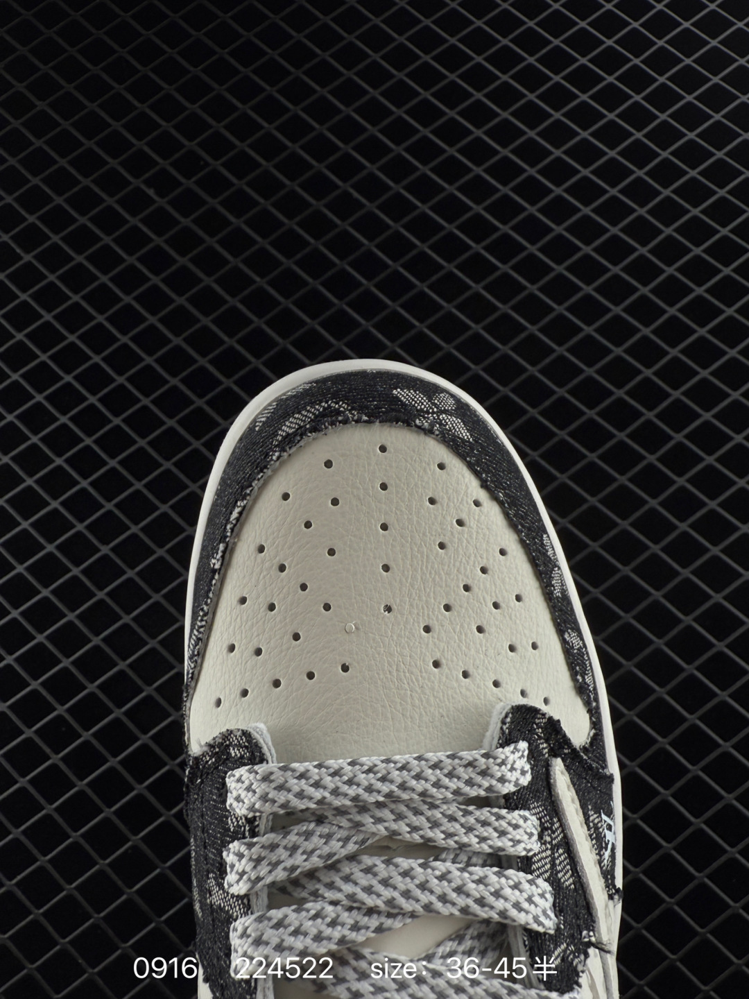 Travis Scott x Air Jordan 1 ” Reverse Mocha “